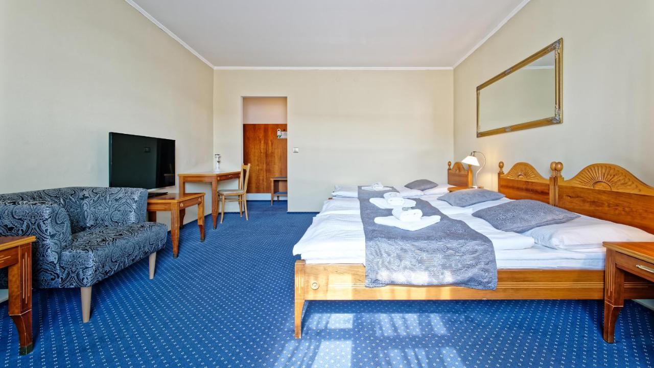 Hotel Napoleon Austerlitz Екстериор снимка