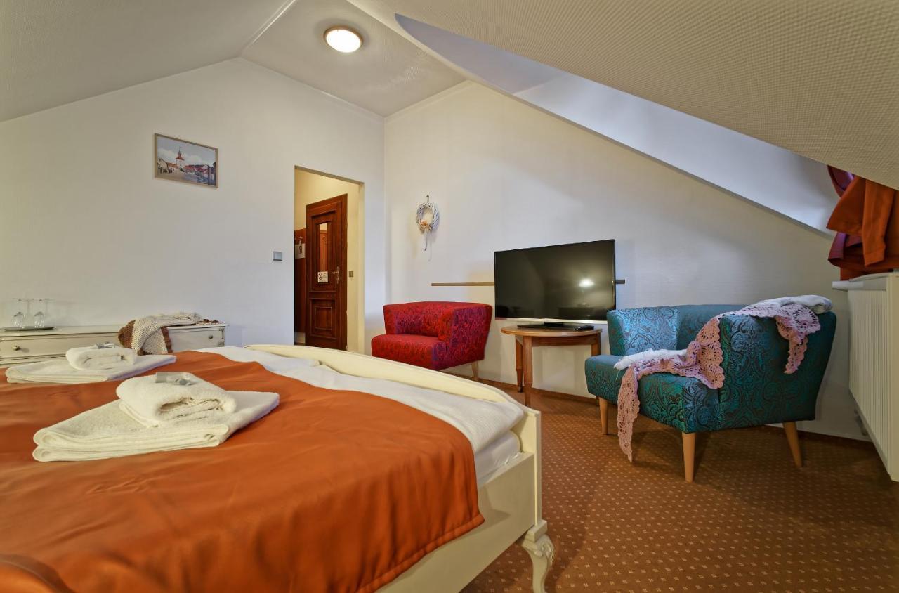 Hotel Napoleon Austerlitz Екстериор снимка
