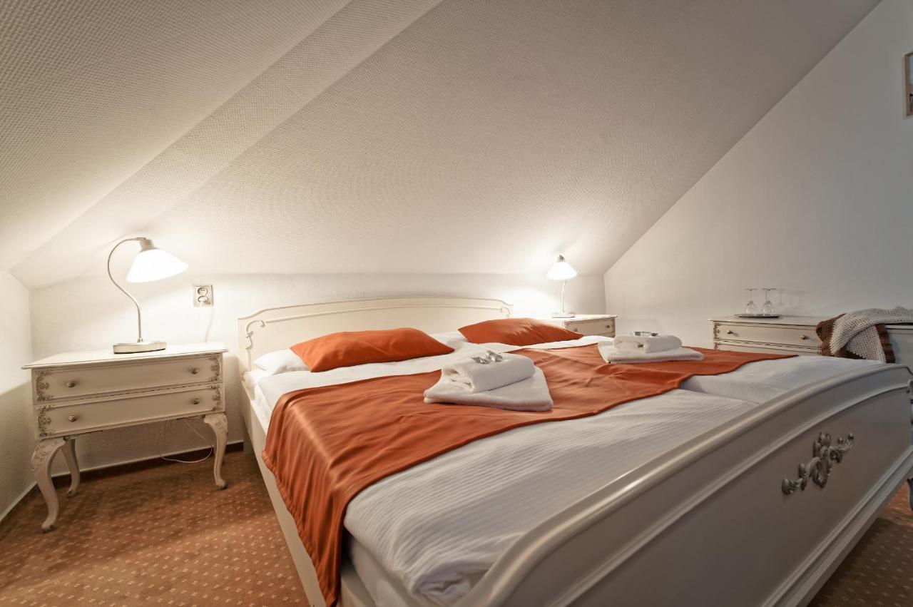 Hotel Napoleon Austerlitz Екстериор снимка