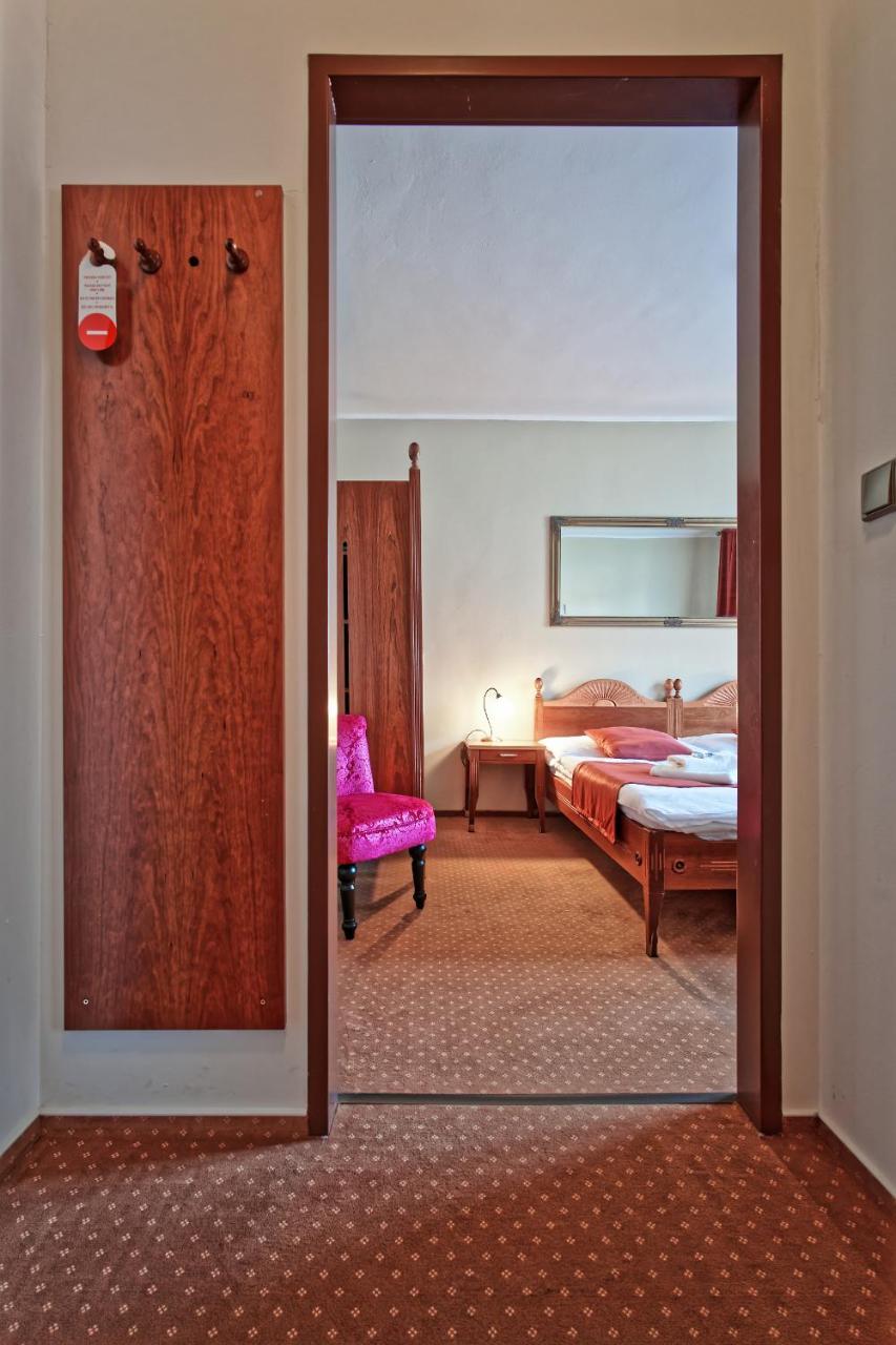Hotel Napoleon Austerlitz Екстериор снимка